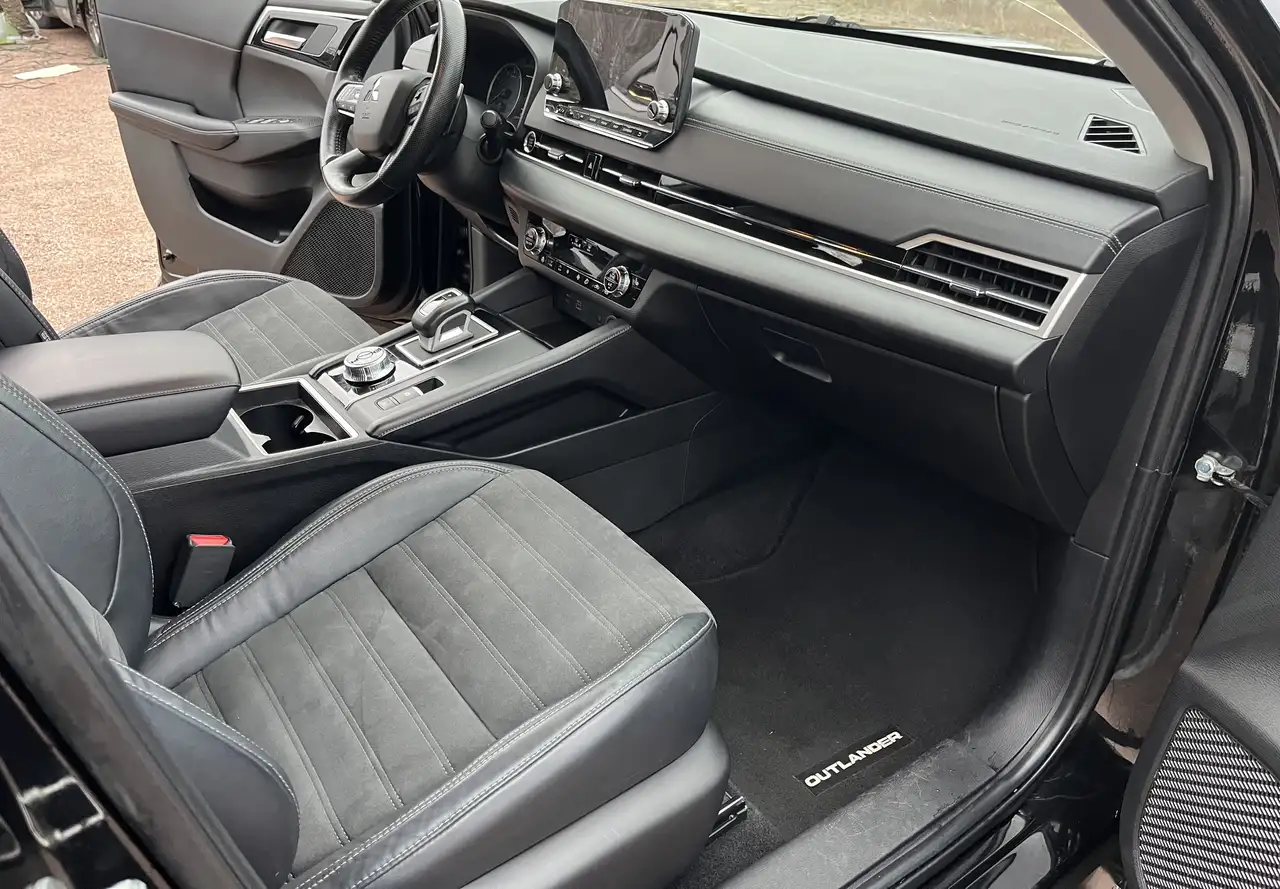 Mitsubishi Outlander снимка Mitsubishi Outlander
