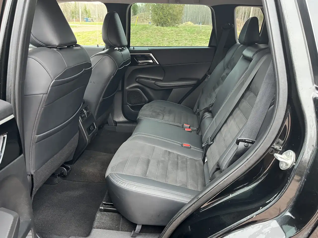 Mitsubishi Outlander снимка Mitsubishi Outlander