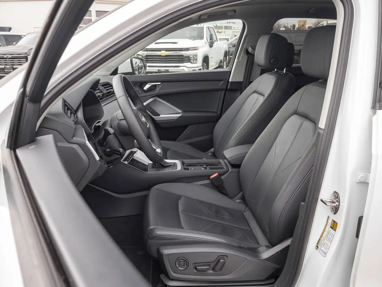 Audi Q3 photo Audi Q3
