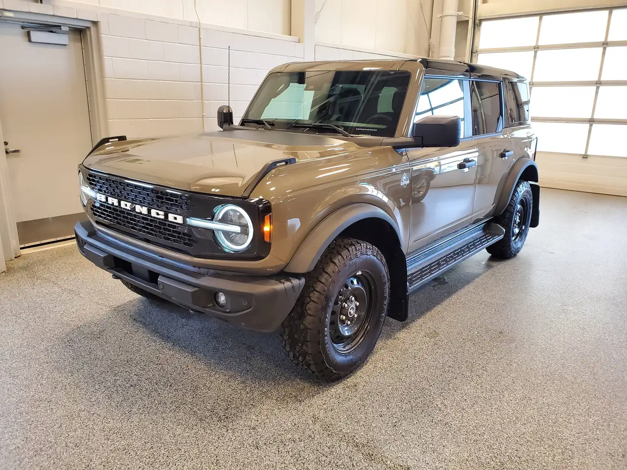 Ford Bronco photo Ford Bronco