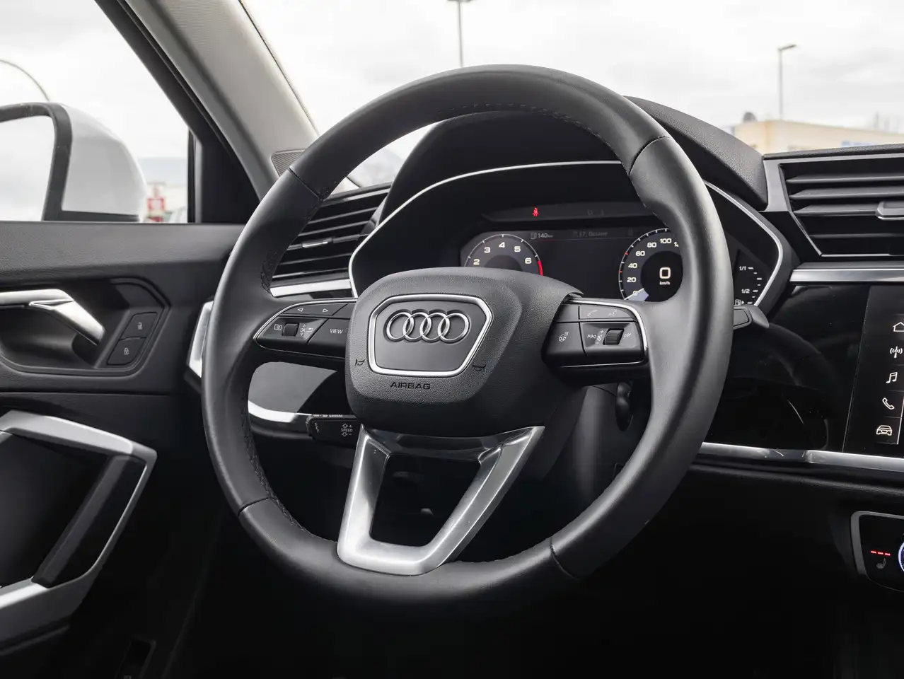 Audi Q3 photo Audi Q3