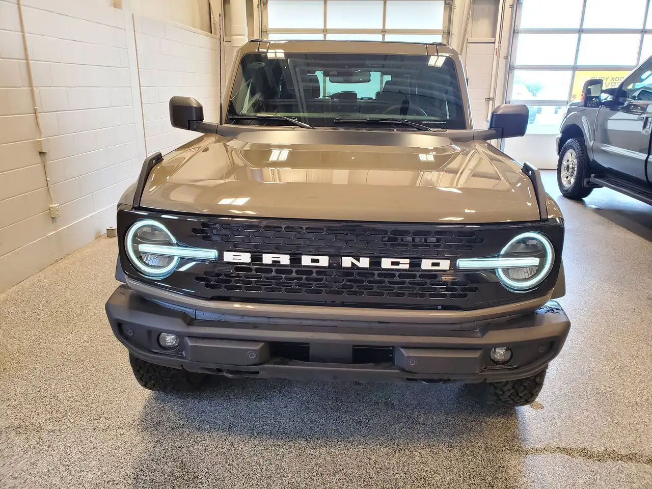 Ford Bronco photo Ford Bronco