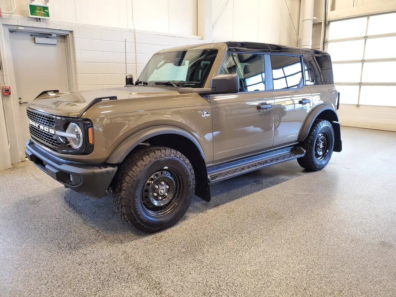 Ford Bronco photo Ford Bronco