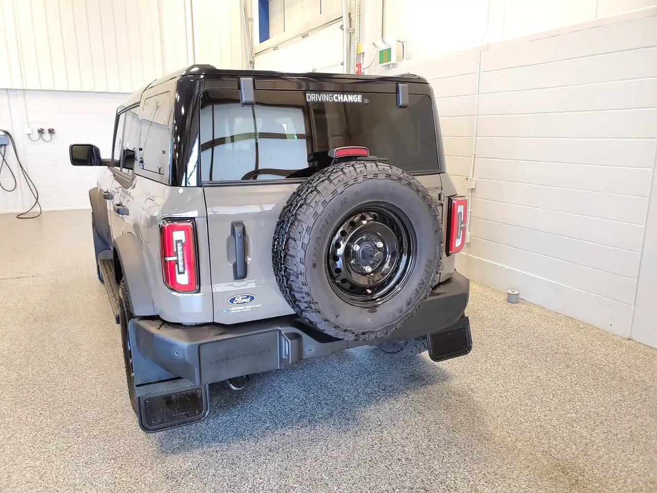 Ford Bronco photo Ford Bronco