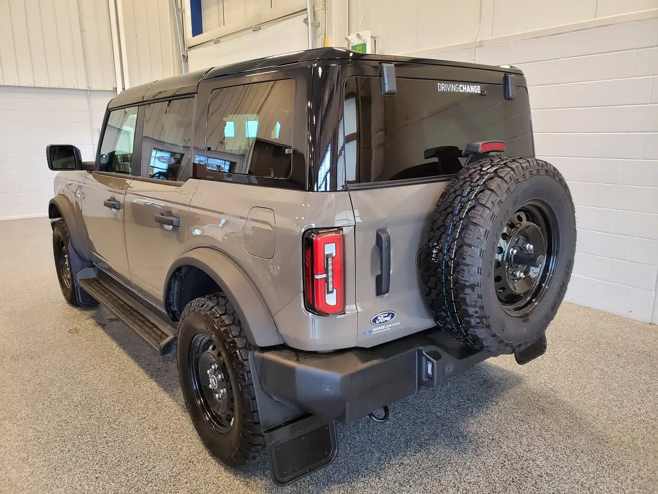 Ford Bronco photo Ford Bronco