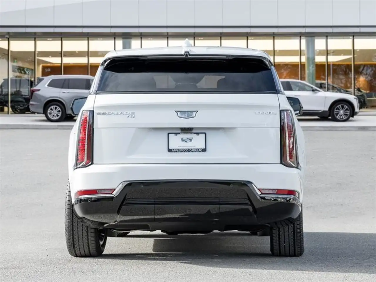 Cadillac Escalade снимка Cadillac Escalade