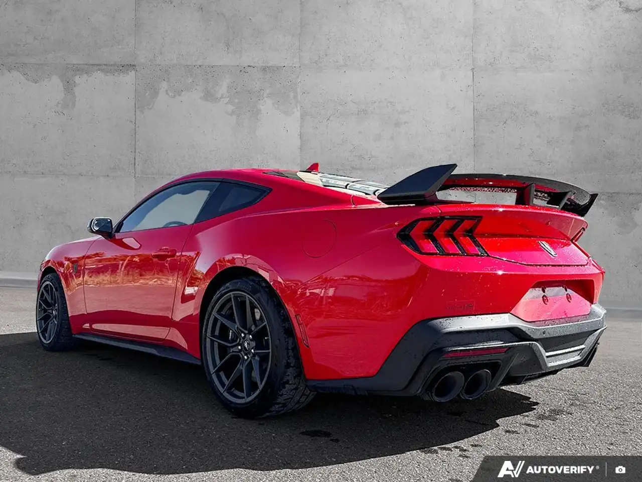 Ford Mustang photo Ford Mustang
