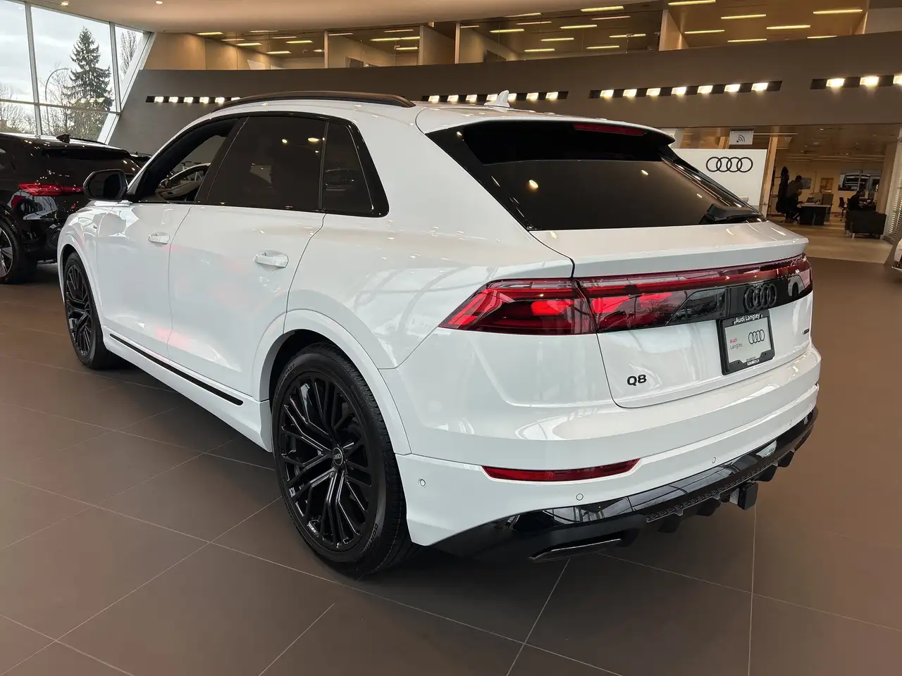 Audi Q8 снимка Audi Q8