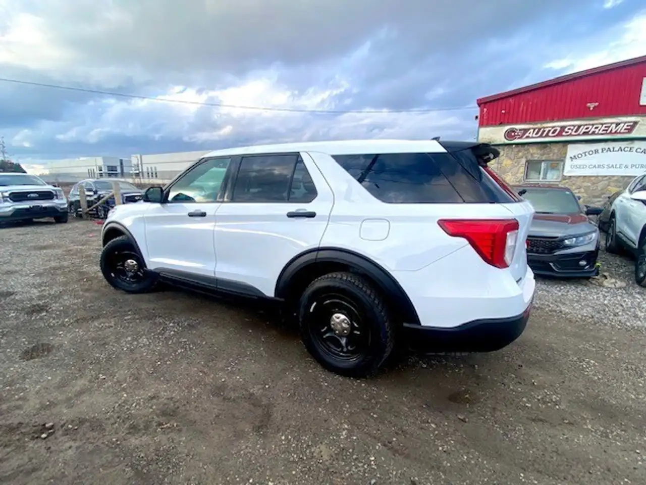 Ford Police Interceptor Utility снимка Ford Police Interceptor Utility