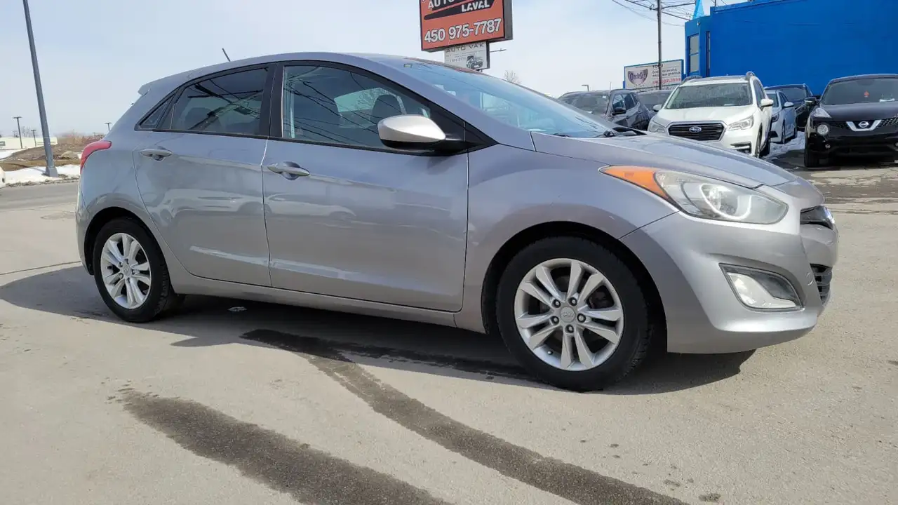 Hyundai ELANTRA снимка Hyundai ELANTRA