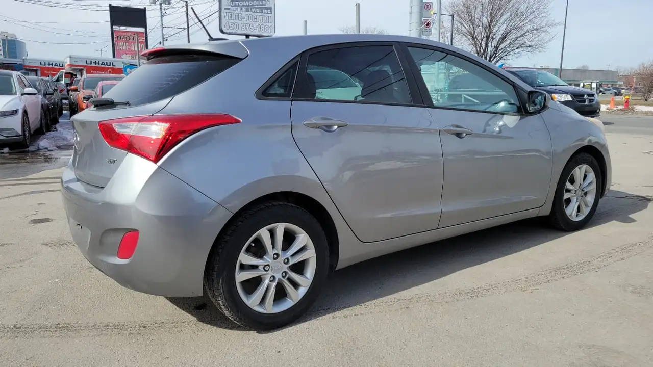 Hyundai ELANTRA снимка Hyundai ELANTRA