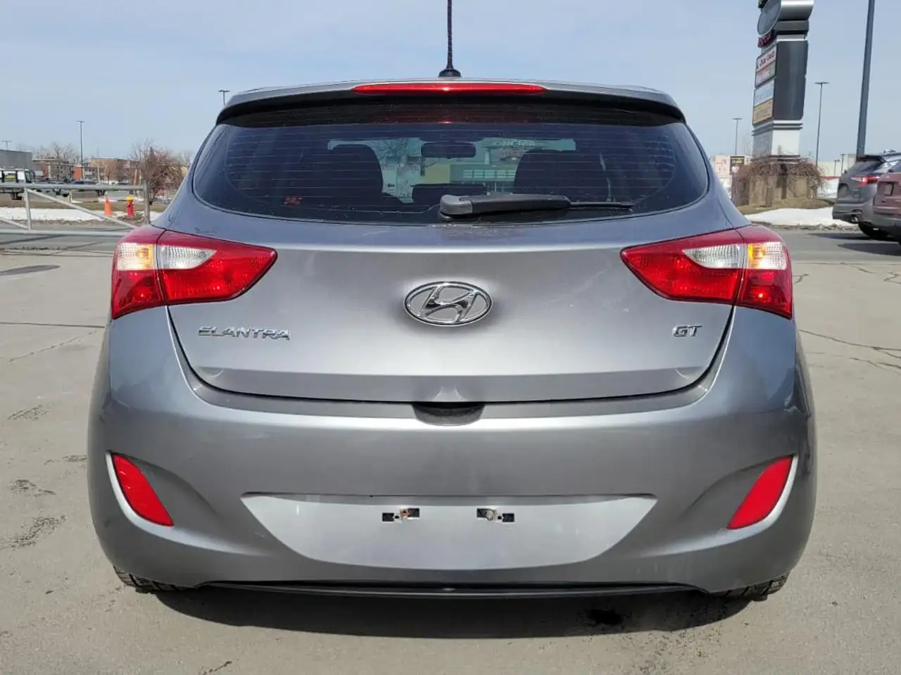 Hyundai ELANTRA снимка Hyundai ELANTRA