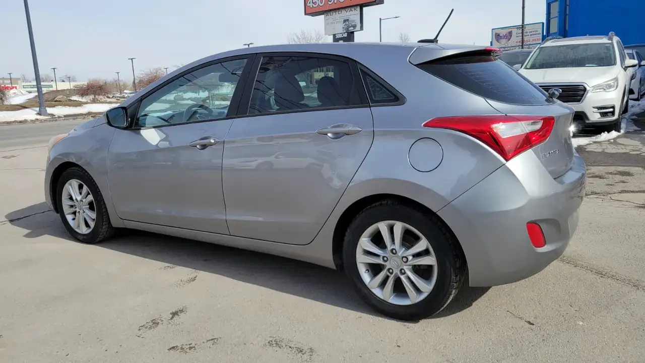 Hyundai ELANTRA снимка Hyundai ELANTRA