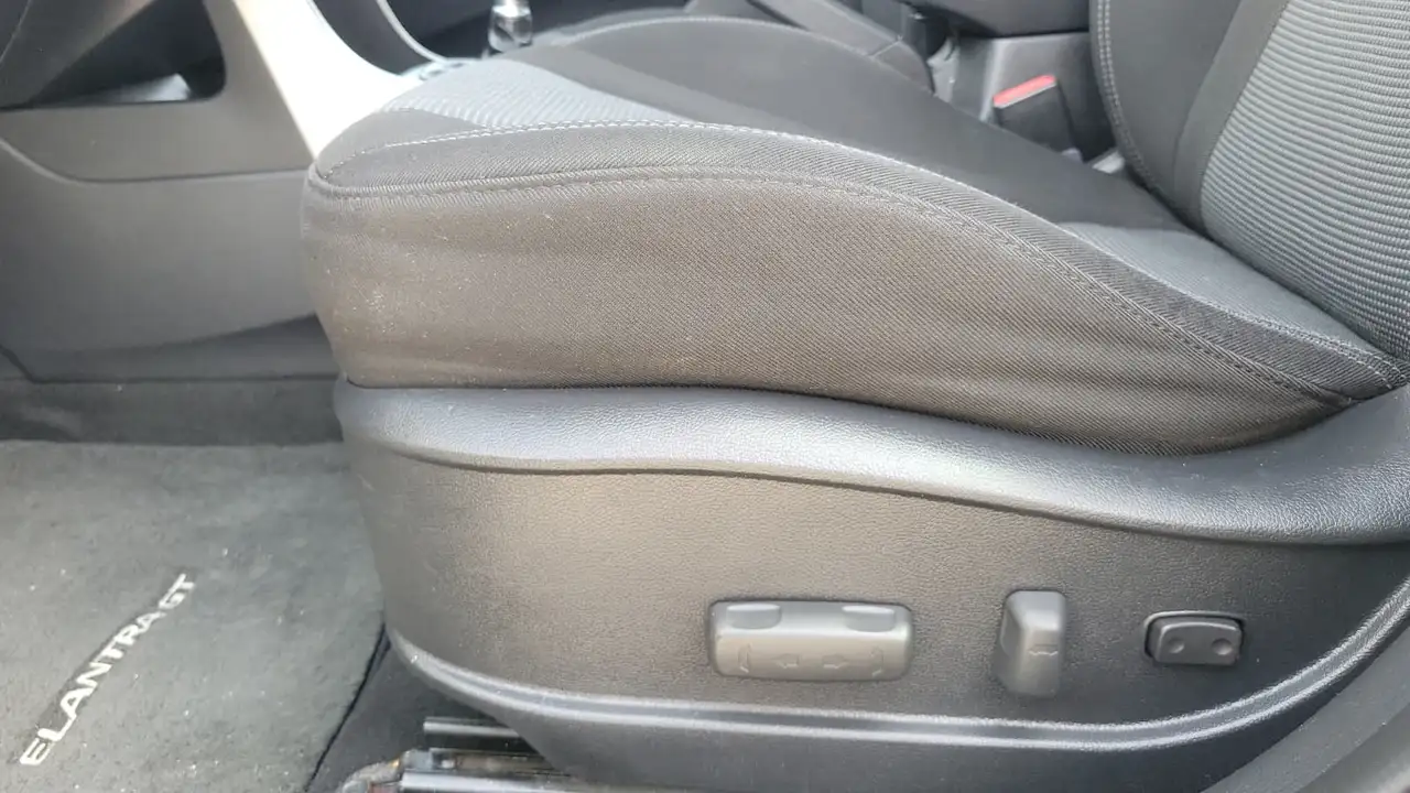 Hyundai ELANTRA снимка Hyundai ELANTRA