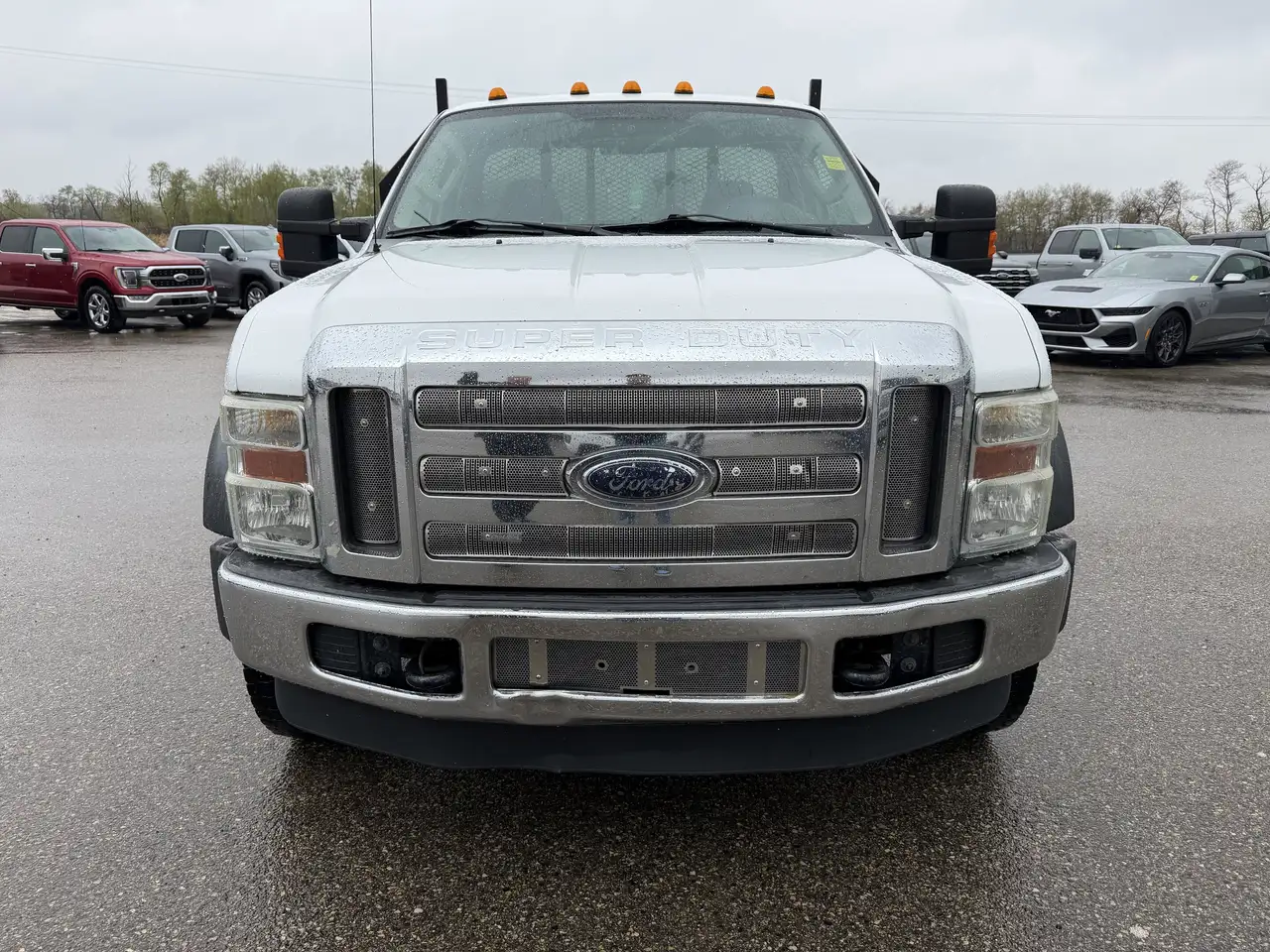 Ford F-550 Super Duty снимка Ford F-550 Super Duty