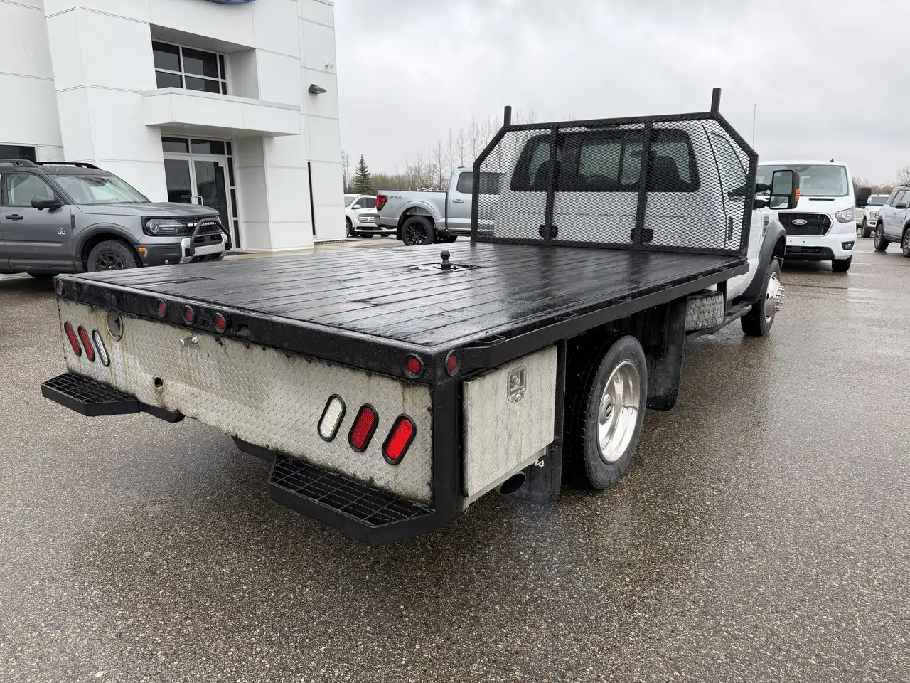 Ford F-550 Super Duty снимка Ford F-550 Super Duty