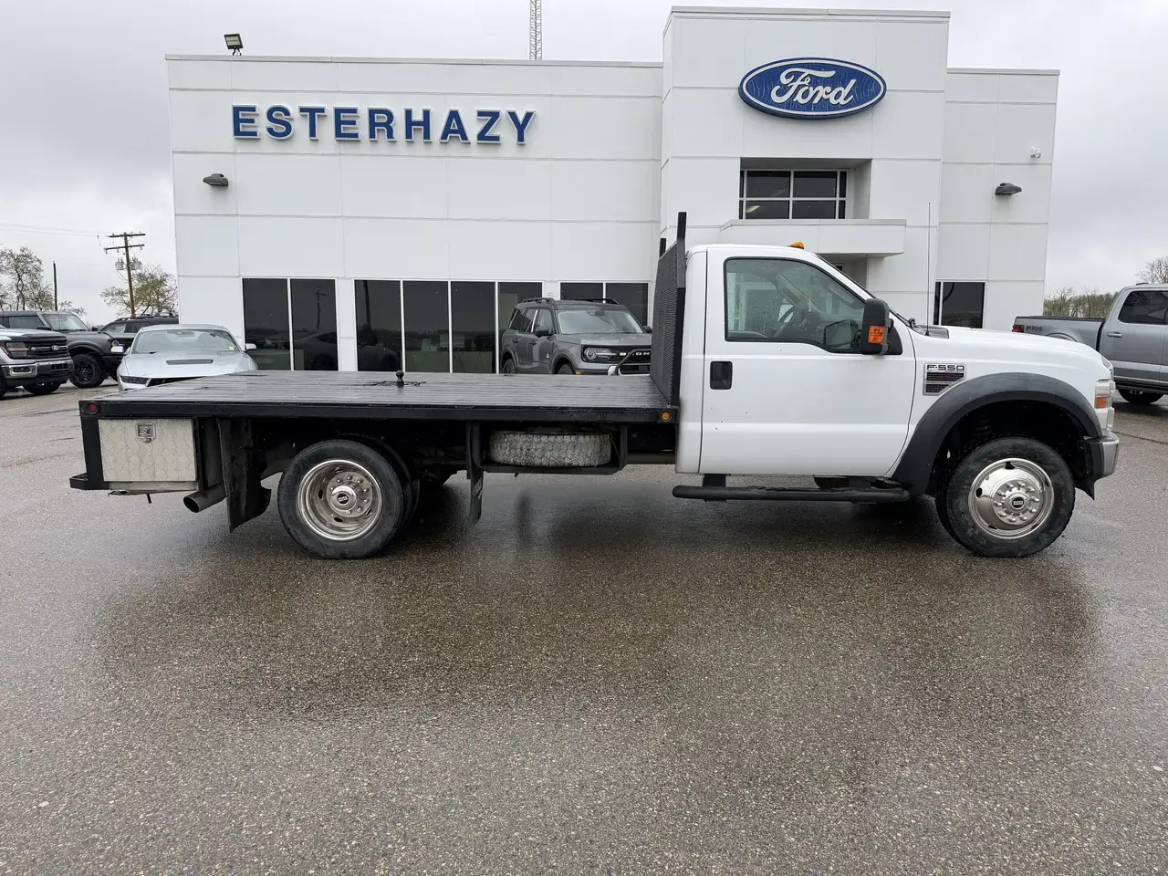 Ford F-550 Super Duty снимка Ford F-550 Super Duty