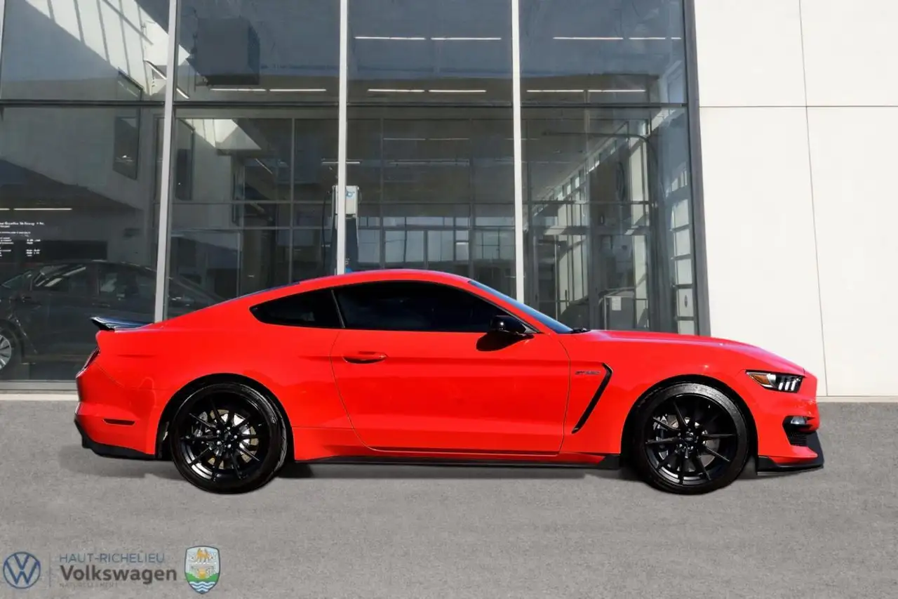 Ford Mustang снимка Ford Mustang