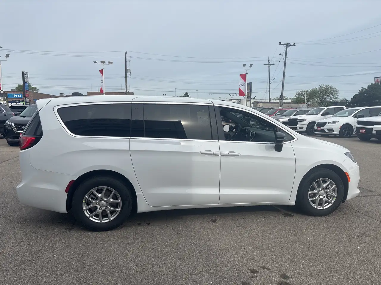 Chrysler Grand Caravan снимка Chrysler Grand Caravan
