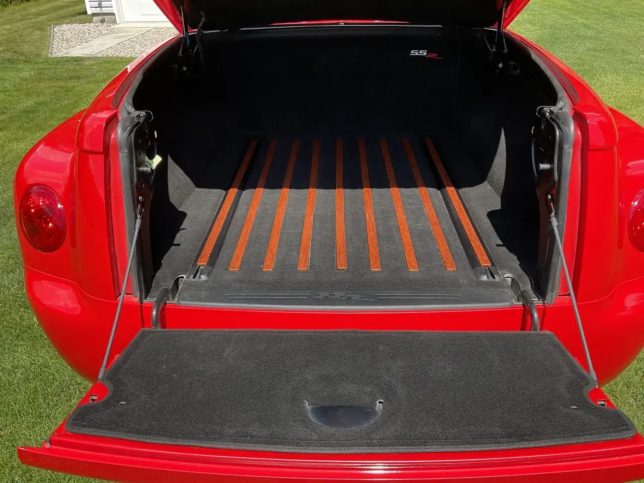 Chevrolet SSR photo Chevrolet SSR