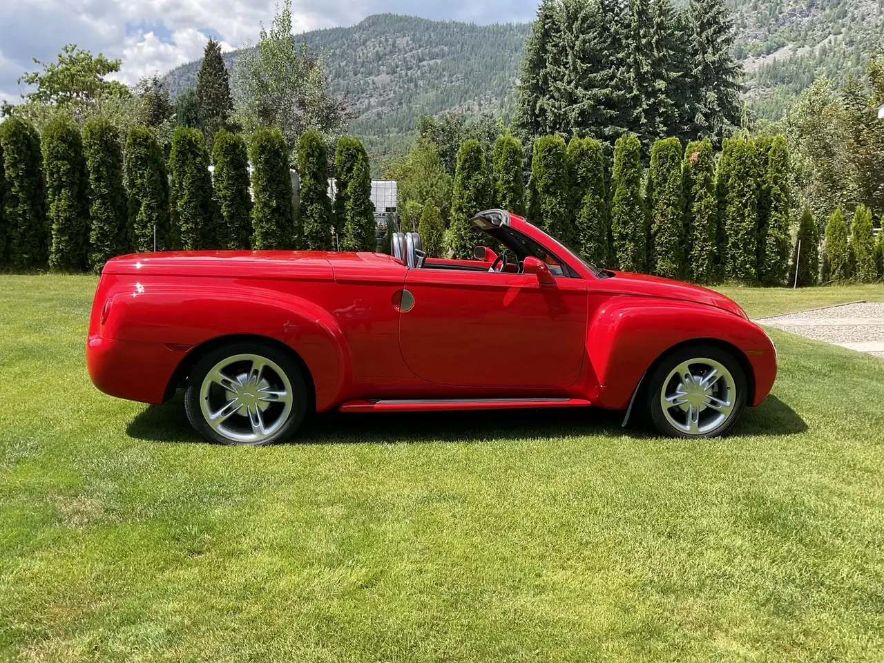 Chevrolet SSR photo Chevrolet SSR
