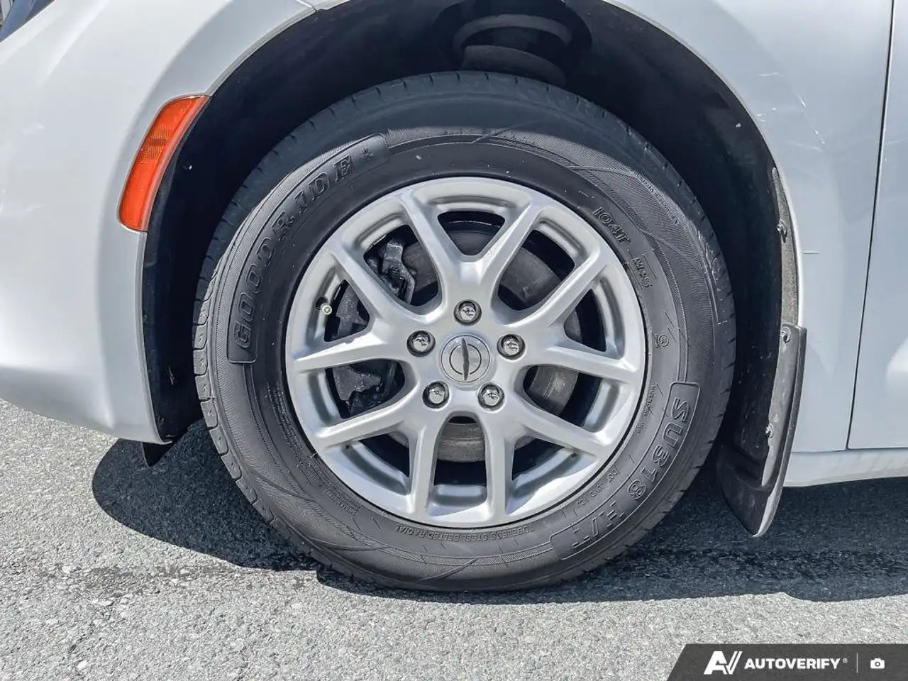 Chrysler Grand Caravan photo Chrysler Grand Caravan