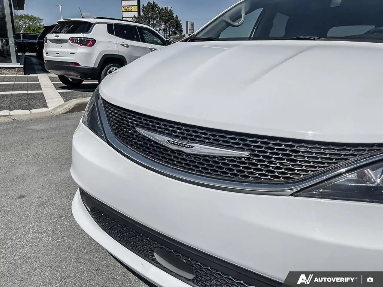 Chrysler Grand Caravan photo Chrysler Grand Caravan