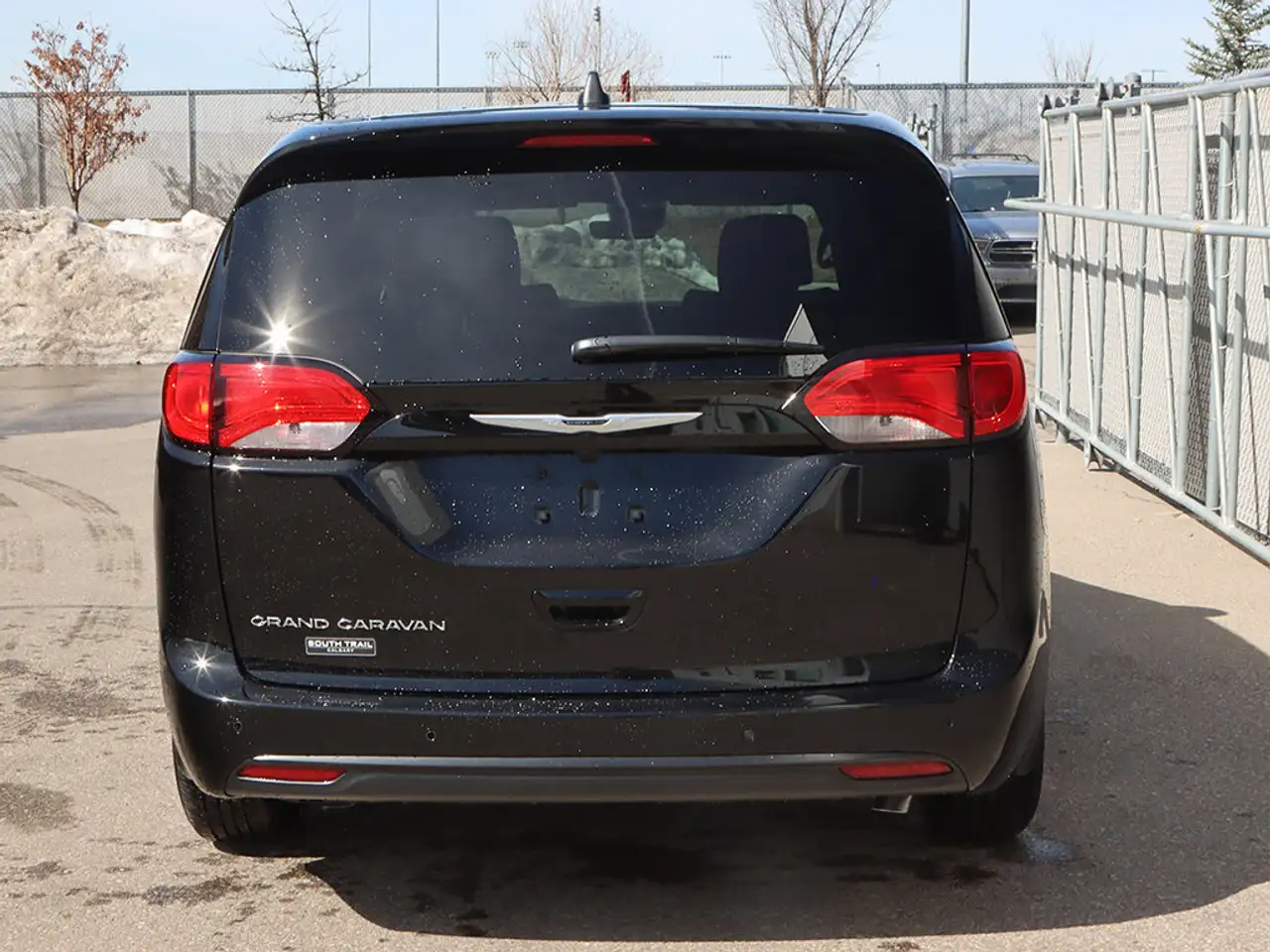 Chrysler Grand Caravan снимка Chrysler Grand Caravan