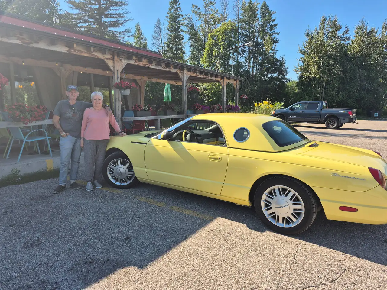 Ford Thunderbird photo Ford Thunderbird