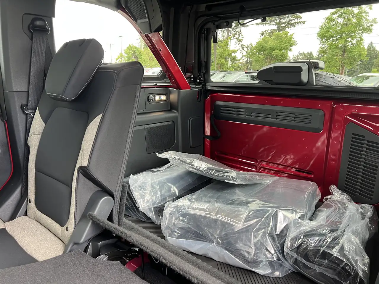 Ford Bronco photo Ford Bronco