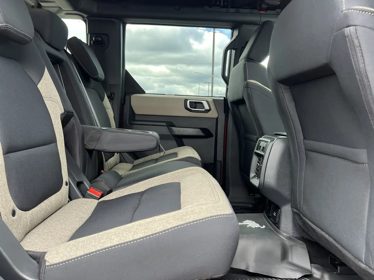 Ford Bronco photo Ford Bronco