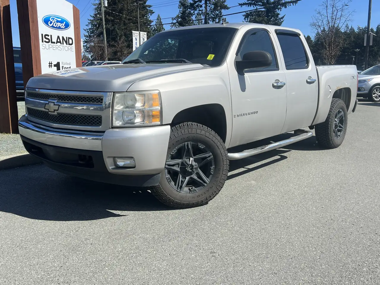 Chevrolet Silverado 1500 снимка Chevrolet Silverado 1500
