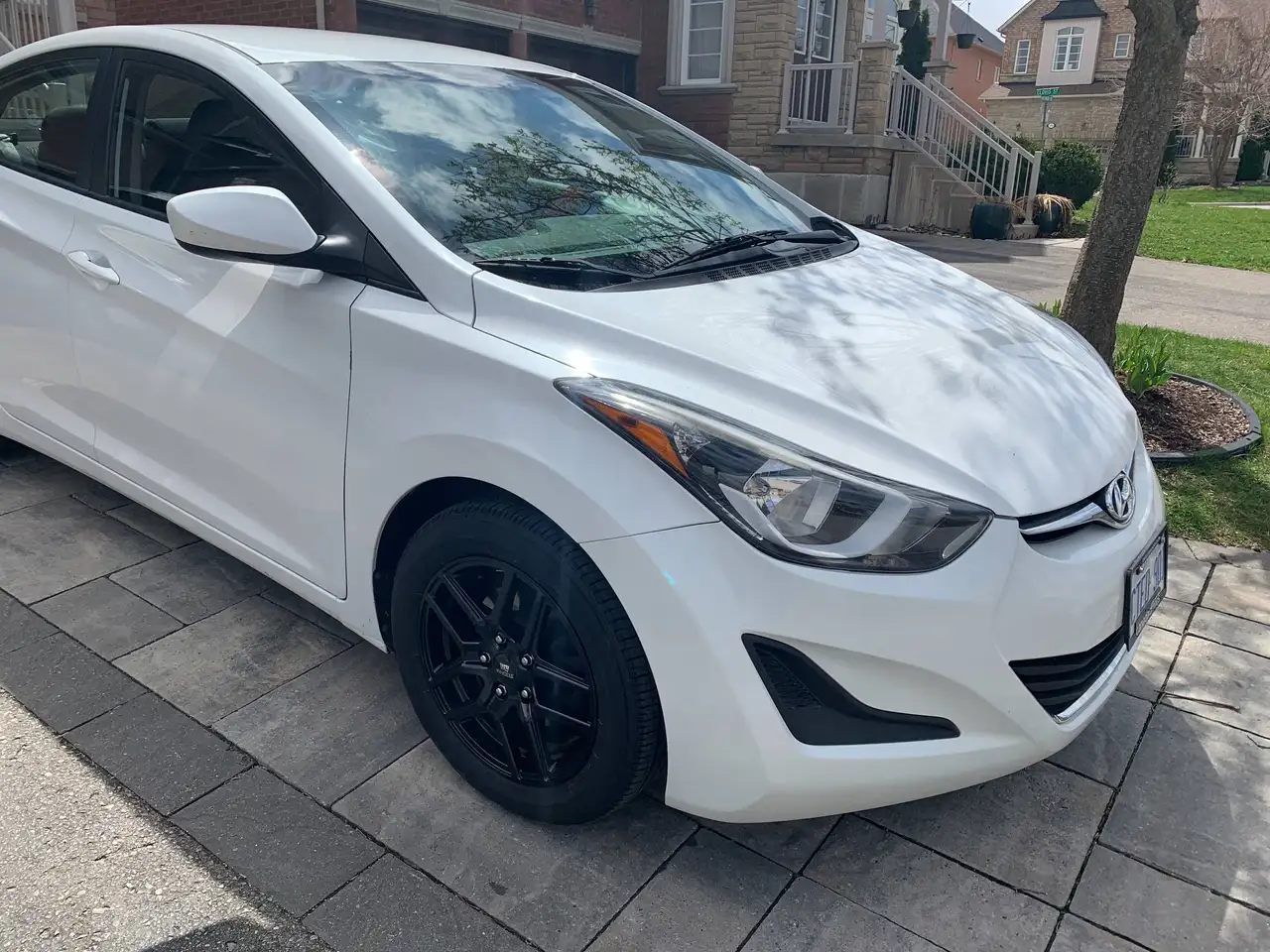 Hyundai ELANTRA photo Hyundai ELANTRA