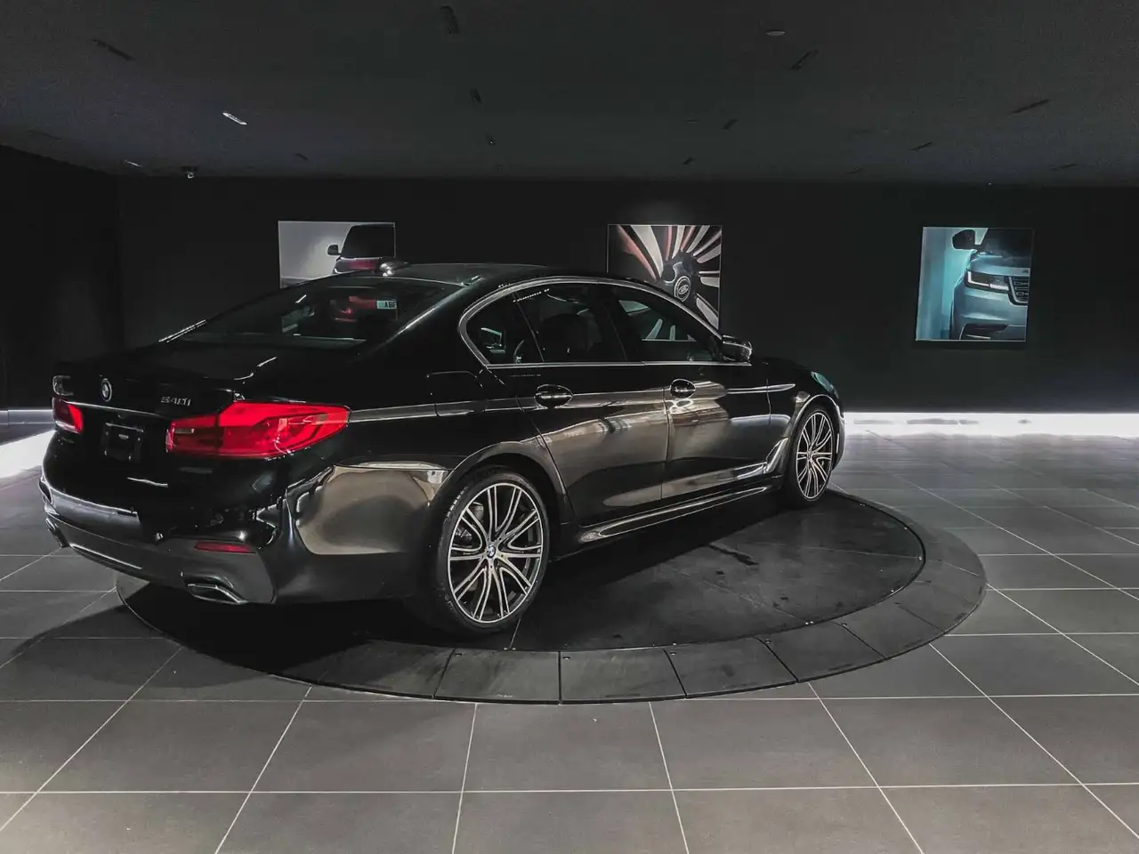 BMW 5 Series fotografie BMW 5 Series