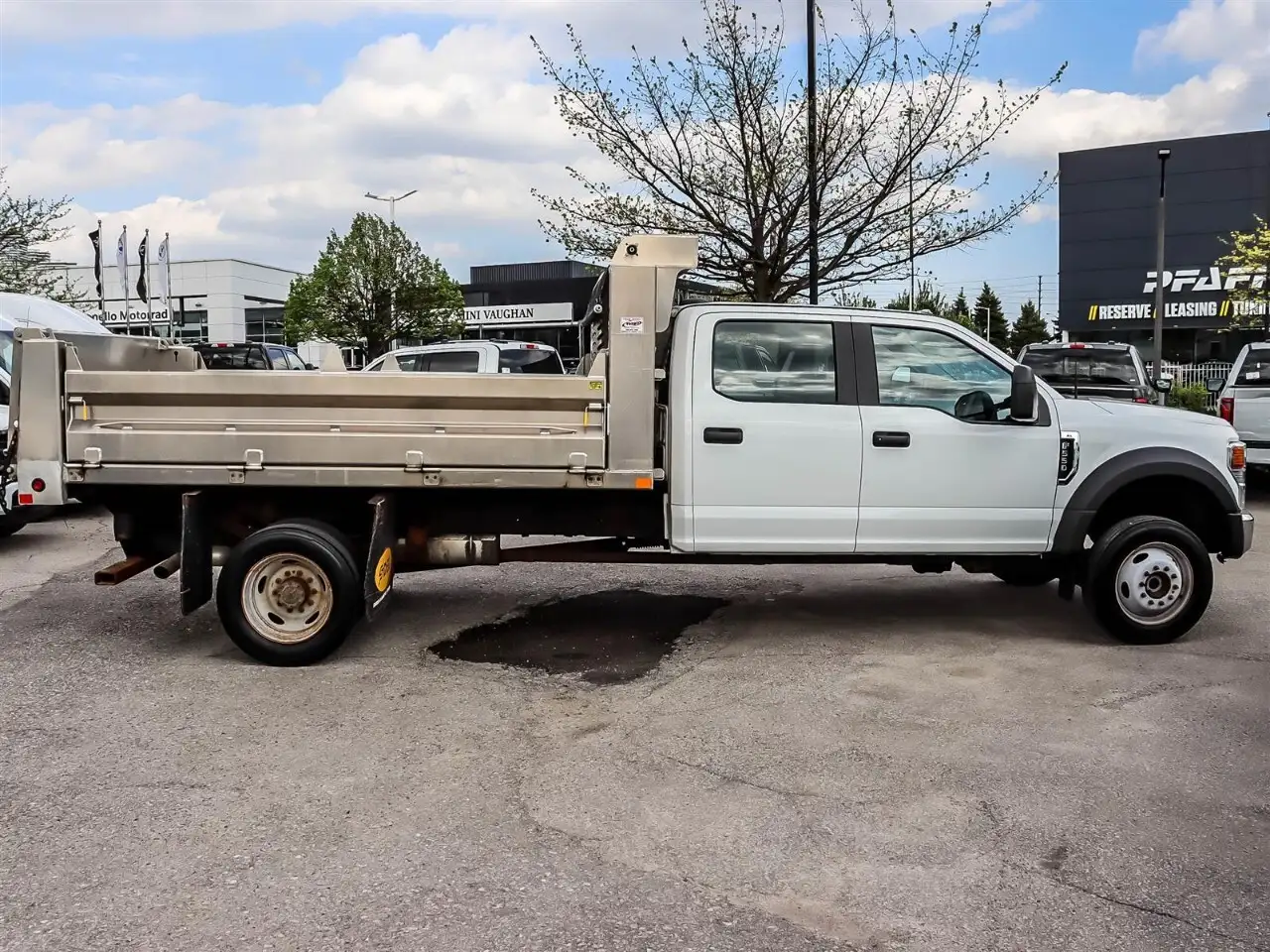 Ford F-550 Super Duty снимка Ford F-550 Super Duty