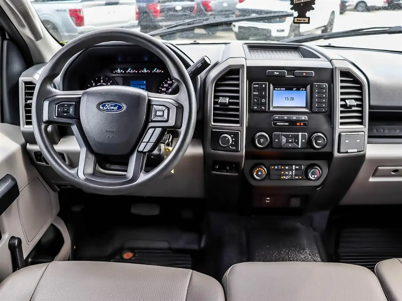 Ford F-550 Super Duty снимка Ford F-550 Super Duty