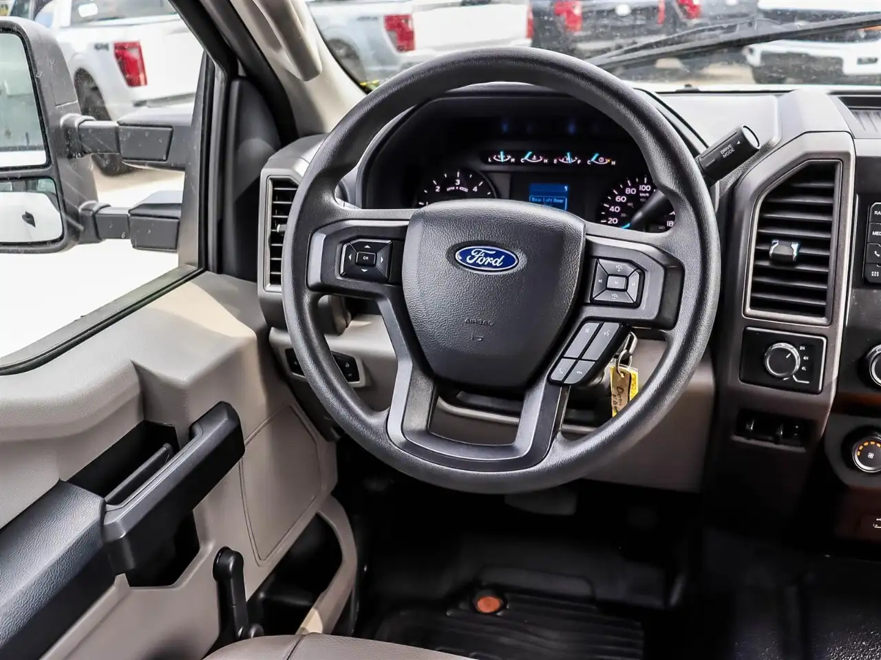 Ford F-550 Super Duty снимка Ford F-550 Super Duty