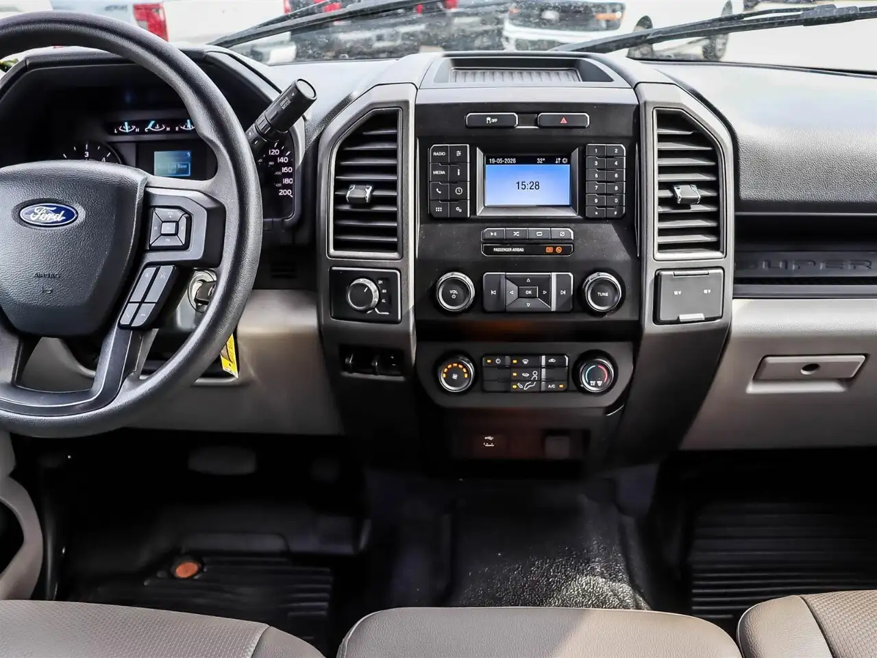 Ford F-550 Super Duty снимка Ford F-550 Super Duty