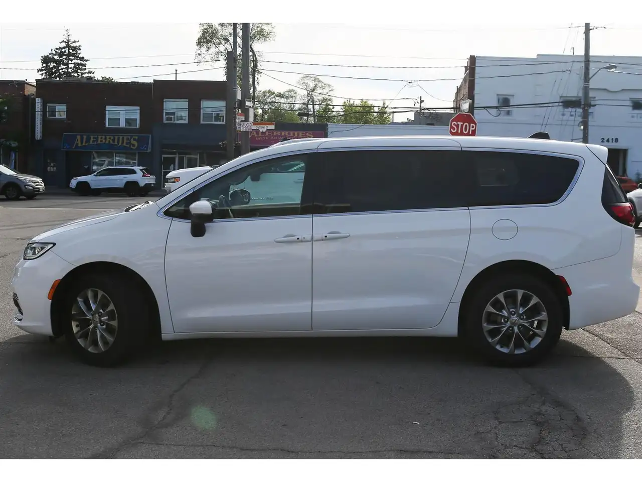 Chrysler Pacifica photo Chrysler Pacifica