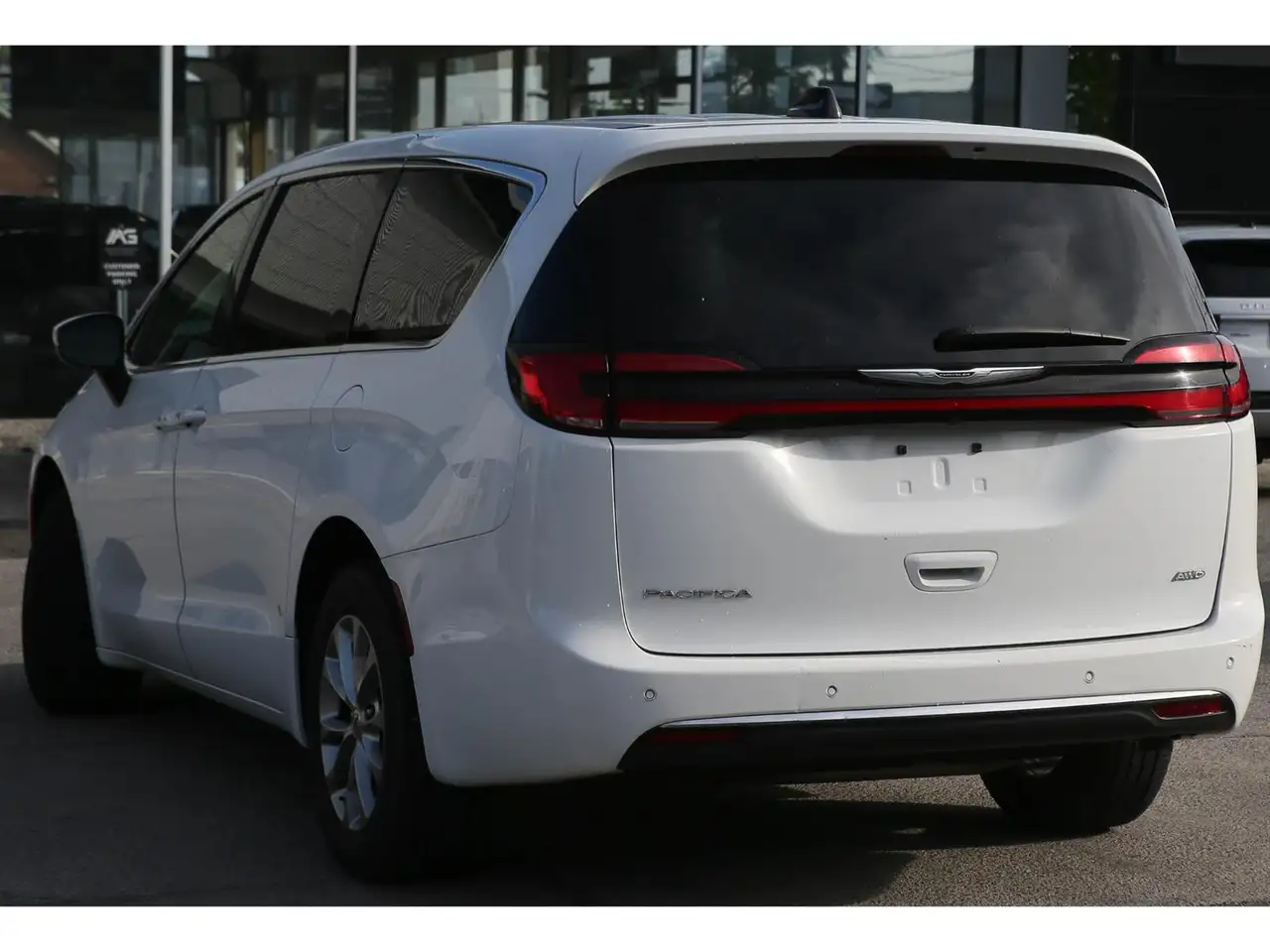 Chrysler Pacifica photo Chrysler Pacifica