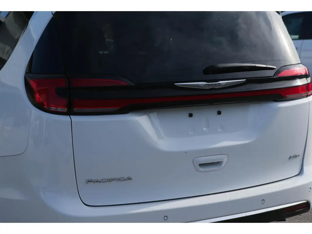Chrysler Pacifica photo Chrysler Pacifica