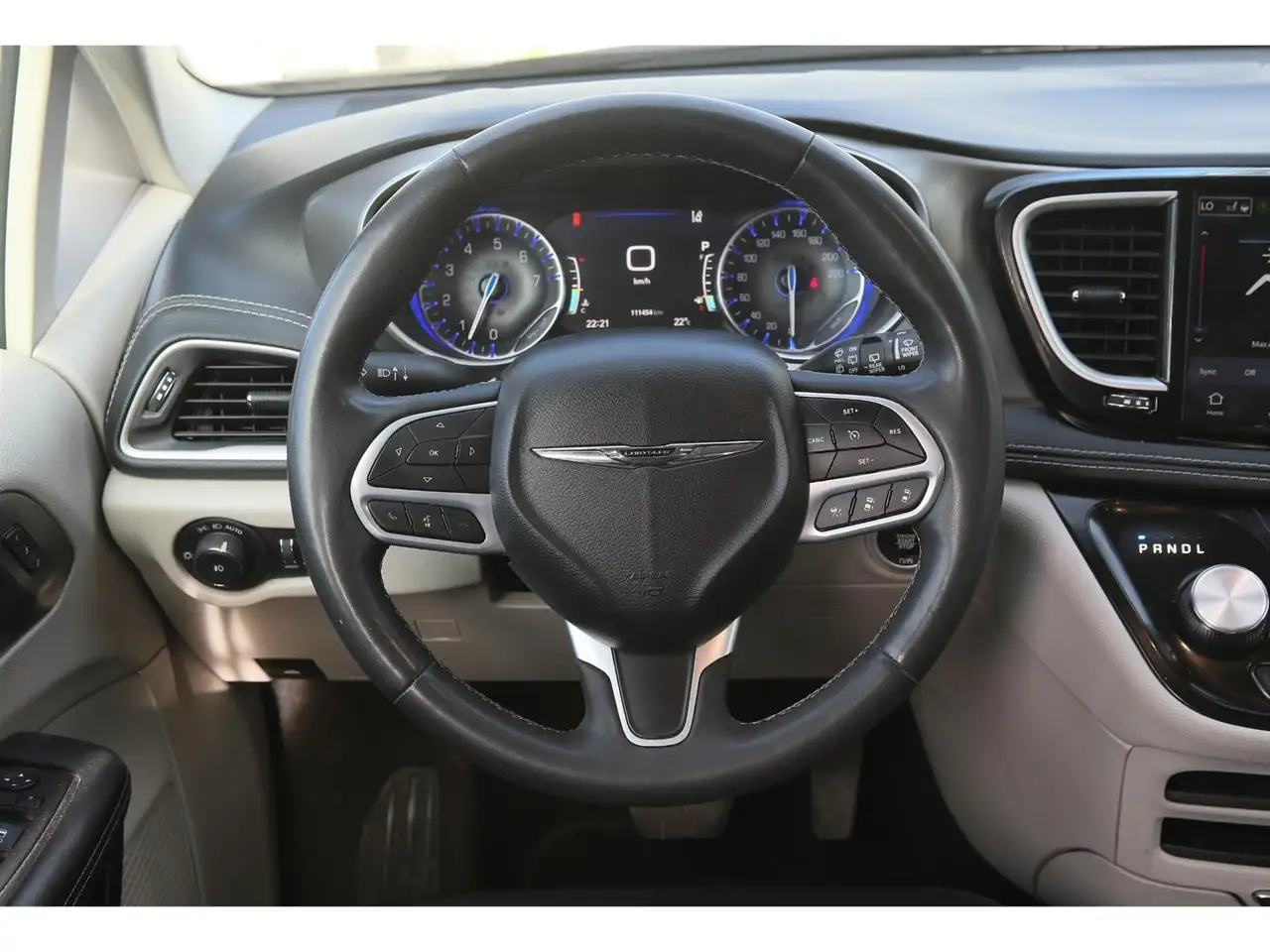 Chrysler Pacifica photo Chrysler Pacifica