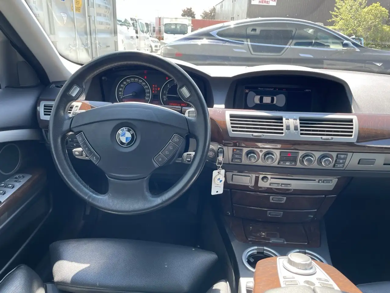 BMW 7 Series снимка BMW 7 Series