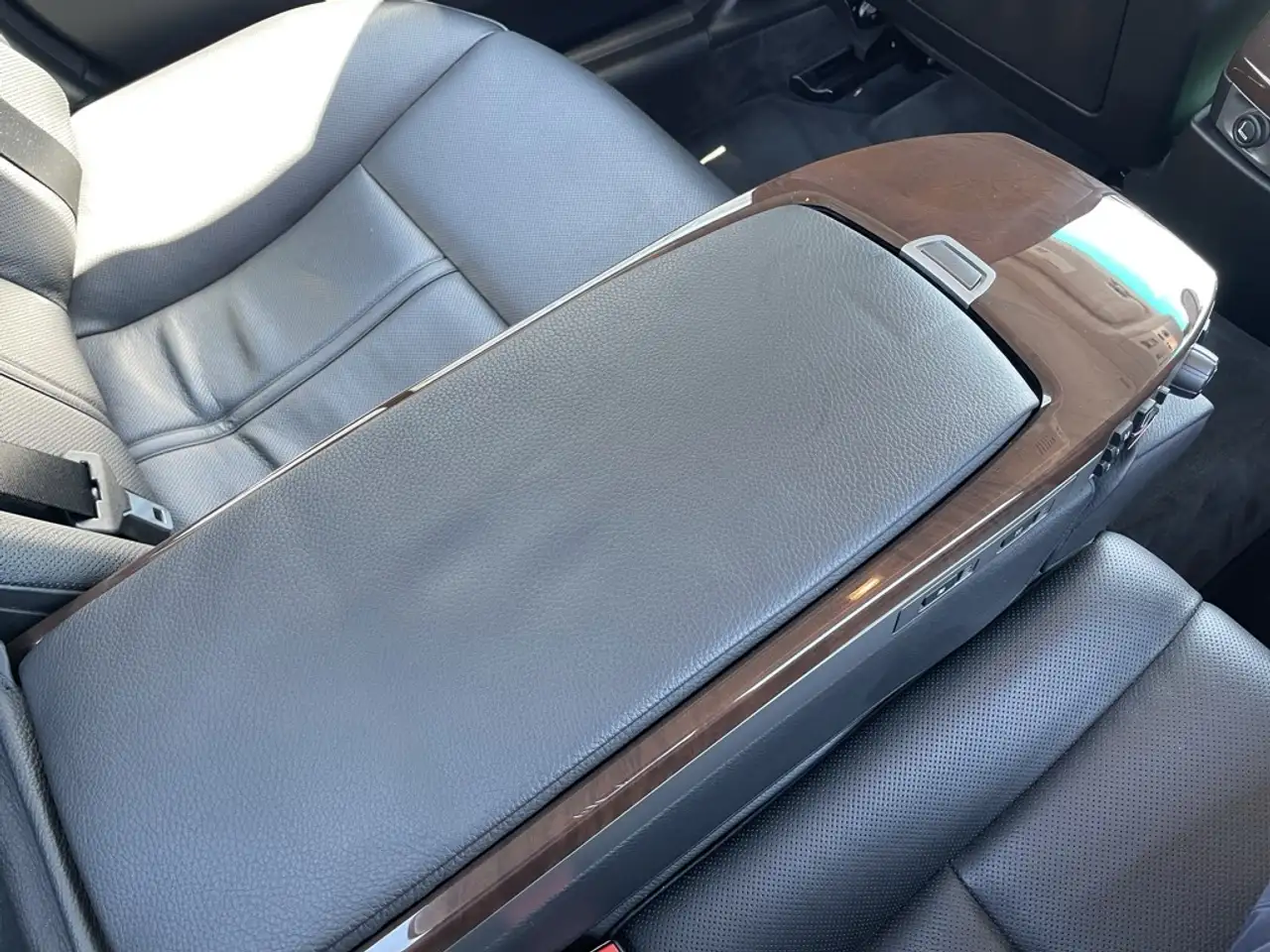 BMW 7 Series снимка BMW 7 Series