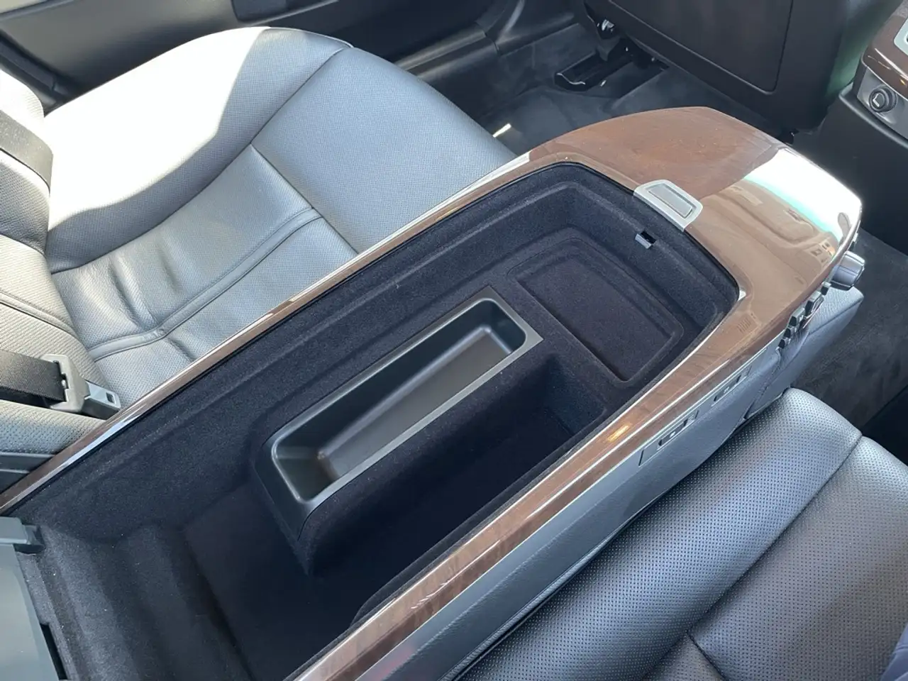 BMW 7 Series снимка BMW 7 Series