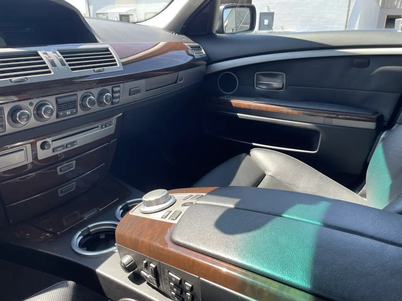 BMW 7 Series снимка BMW 7 Series