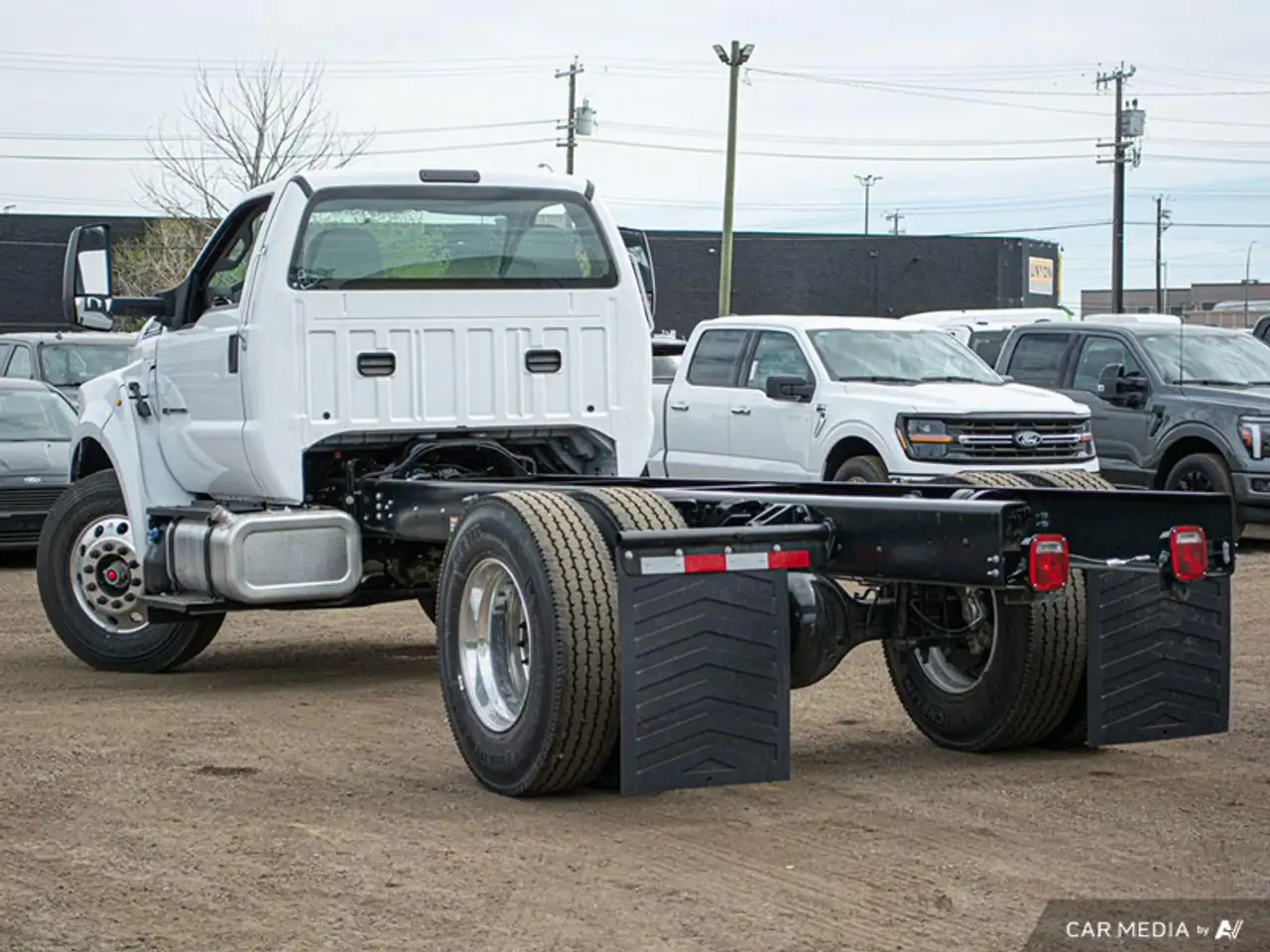 Ford F-750 Super Duty снимка Ford F-750 Super Duty