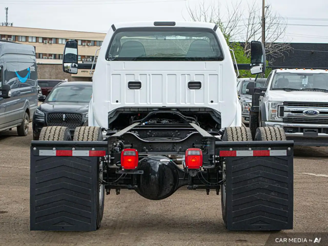 Ford F-750 Super Duty снимка Ford F-750 Super Duty