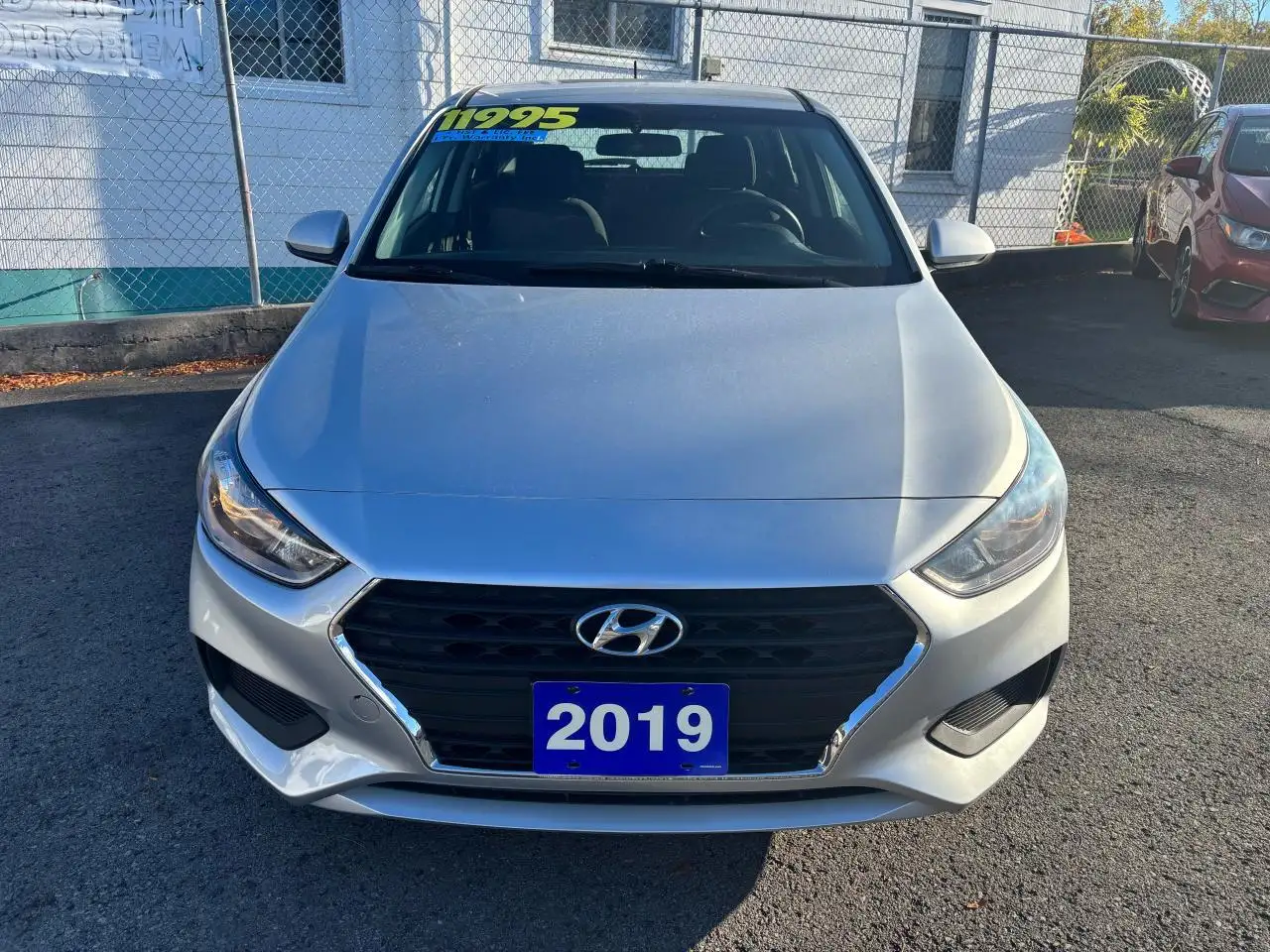 Hyundai ACCENT photo Hyundai ACCENT