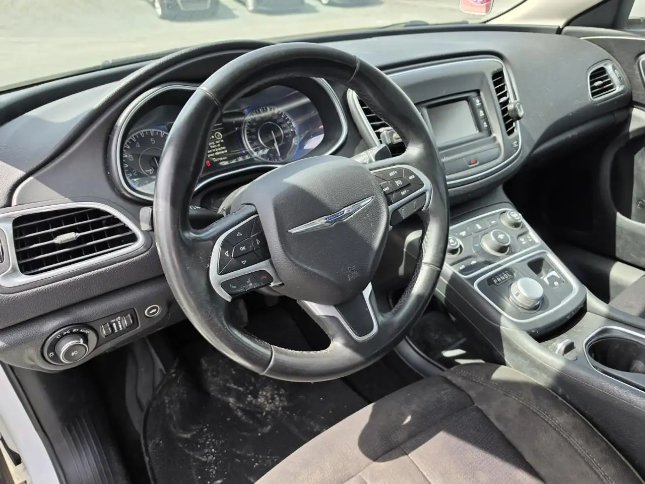 Chrysler 200 снимка Chrysler 200